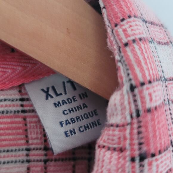 Tommy Bahama- 2 Silk button up tops- Large and XL tall - Picture 5 of 10